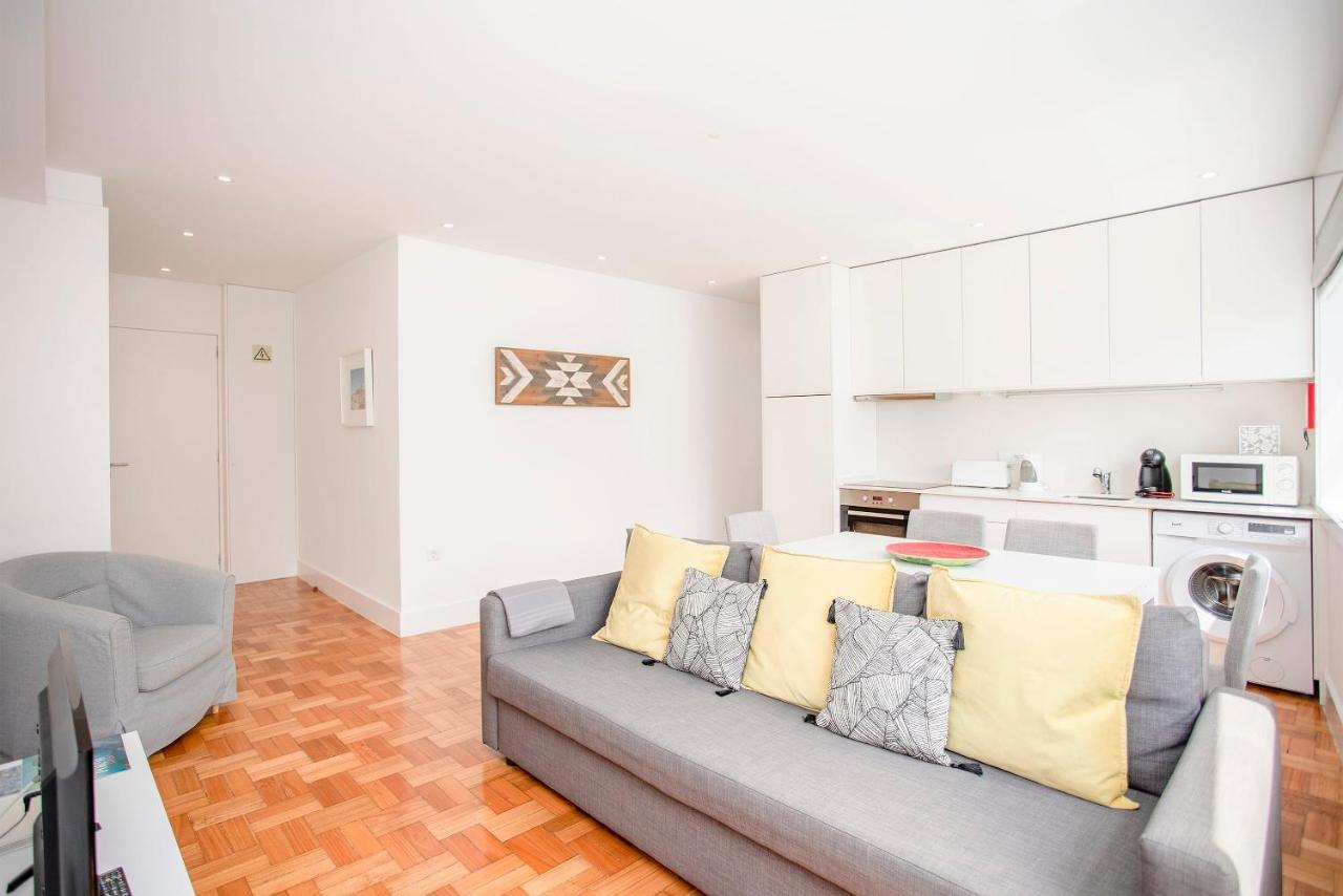 Liiiving In - Sunny Santa Catarina Apartment *